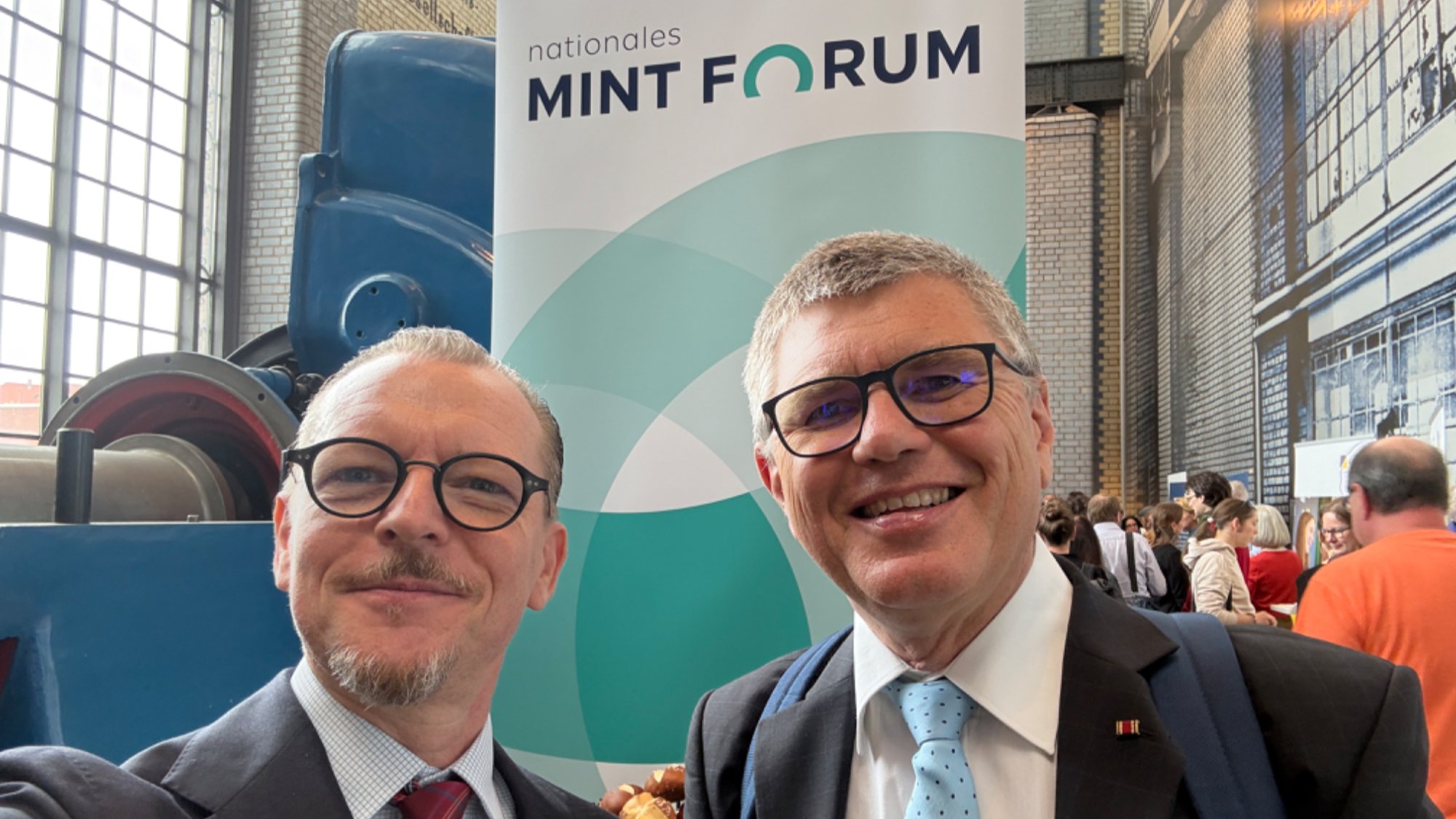 ​MINT-Gipfel 2026: WDA bringt Stimme der Deutschen Auslandsschulen ein cover