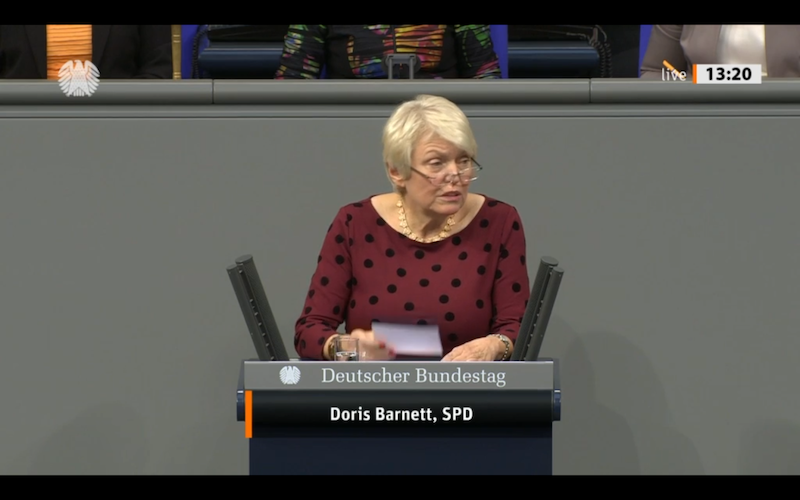 Doris Barnett bei ihrer Rede im Bundestag zum Haushalt des Auswärtigen Amtes.